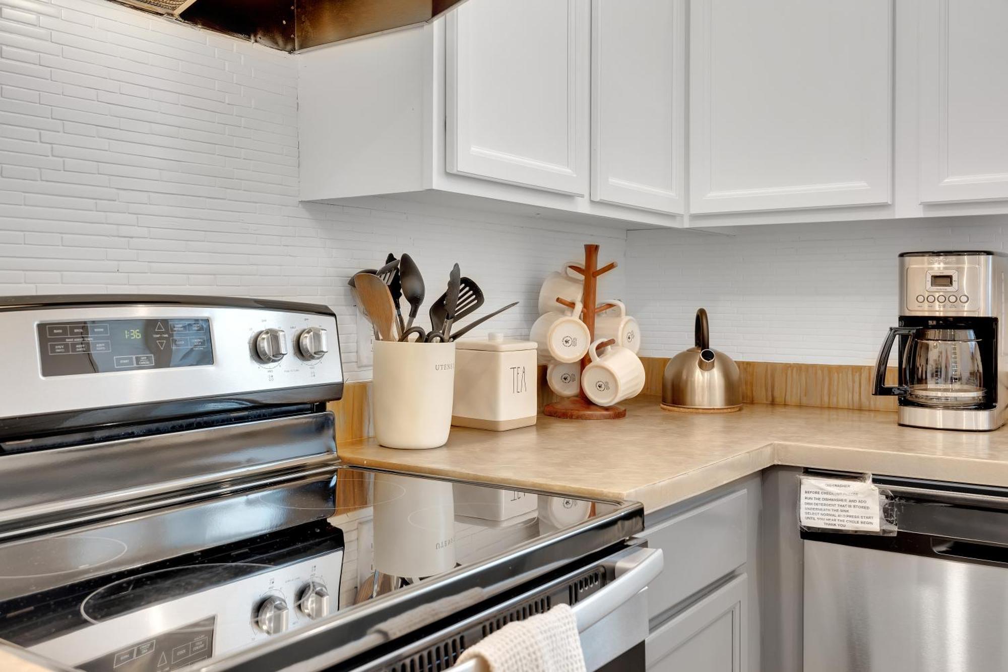 {Hidden Gem} Beach Home Blocks From Ocean +6 Bikes Jacksonville Beach Εξωτερικό φωτογραφία